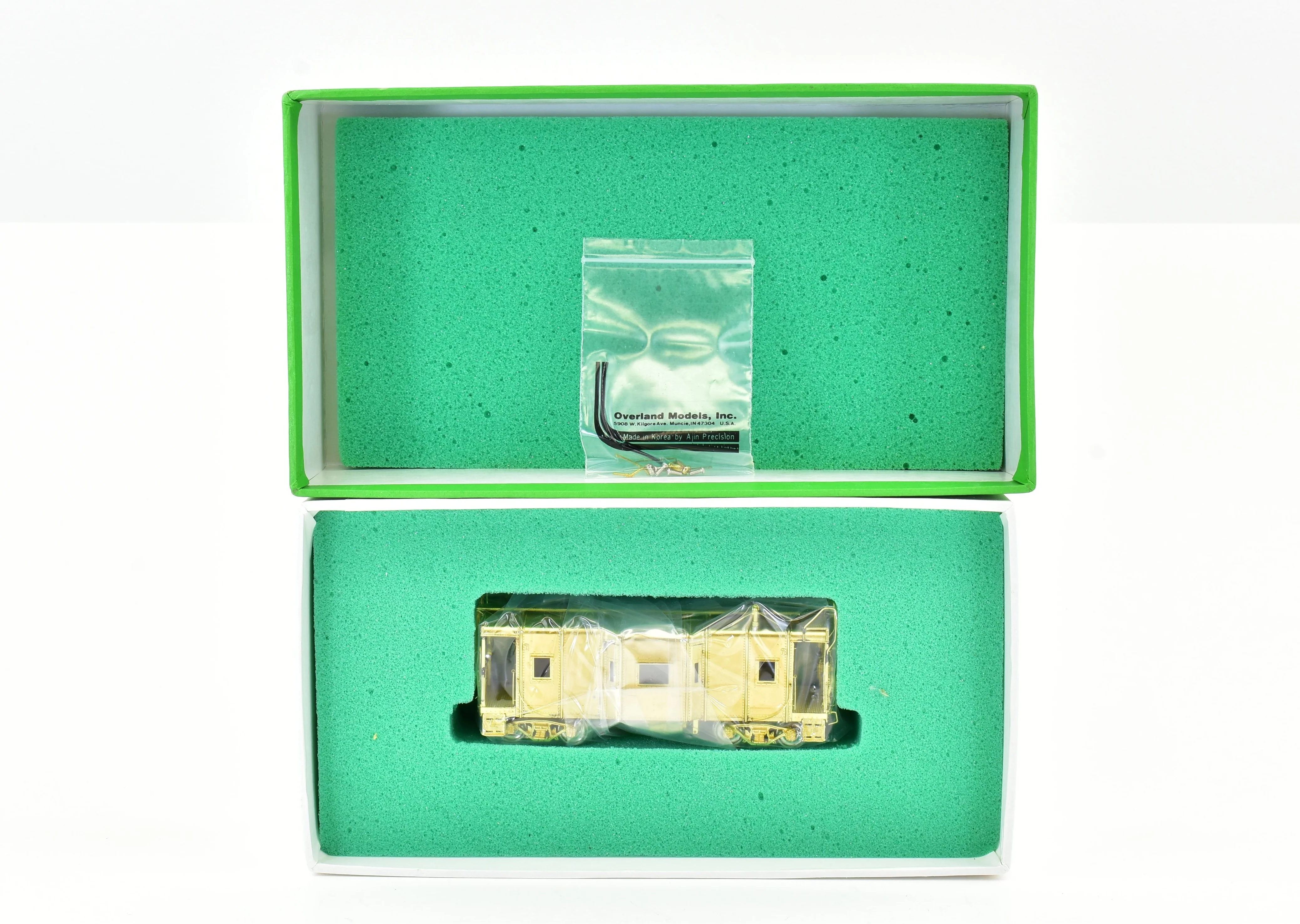 HO Brass OMI - Overland Models, Inc. B&O - Baltimore & Ohio I-5 Bay Window Caboose - Image 13