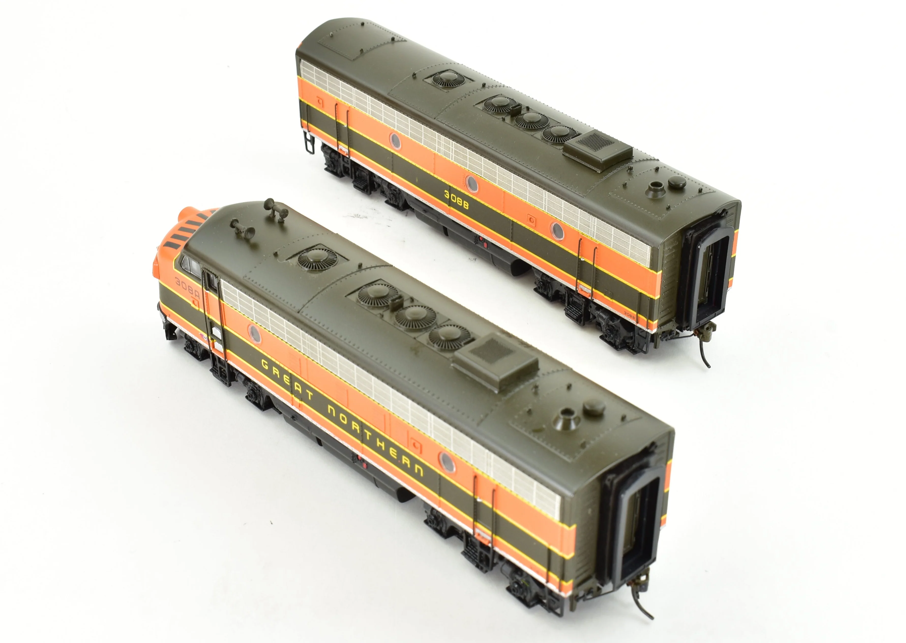 HO BLI - Broadway Limited Imports GN - Great Northern EMD F7A/B Set with QSI DCC and Sound - Image 9