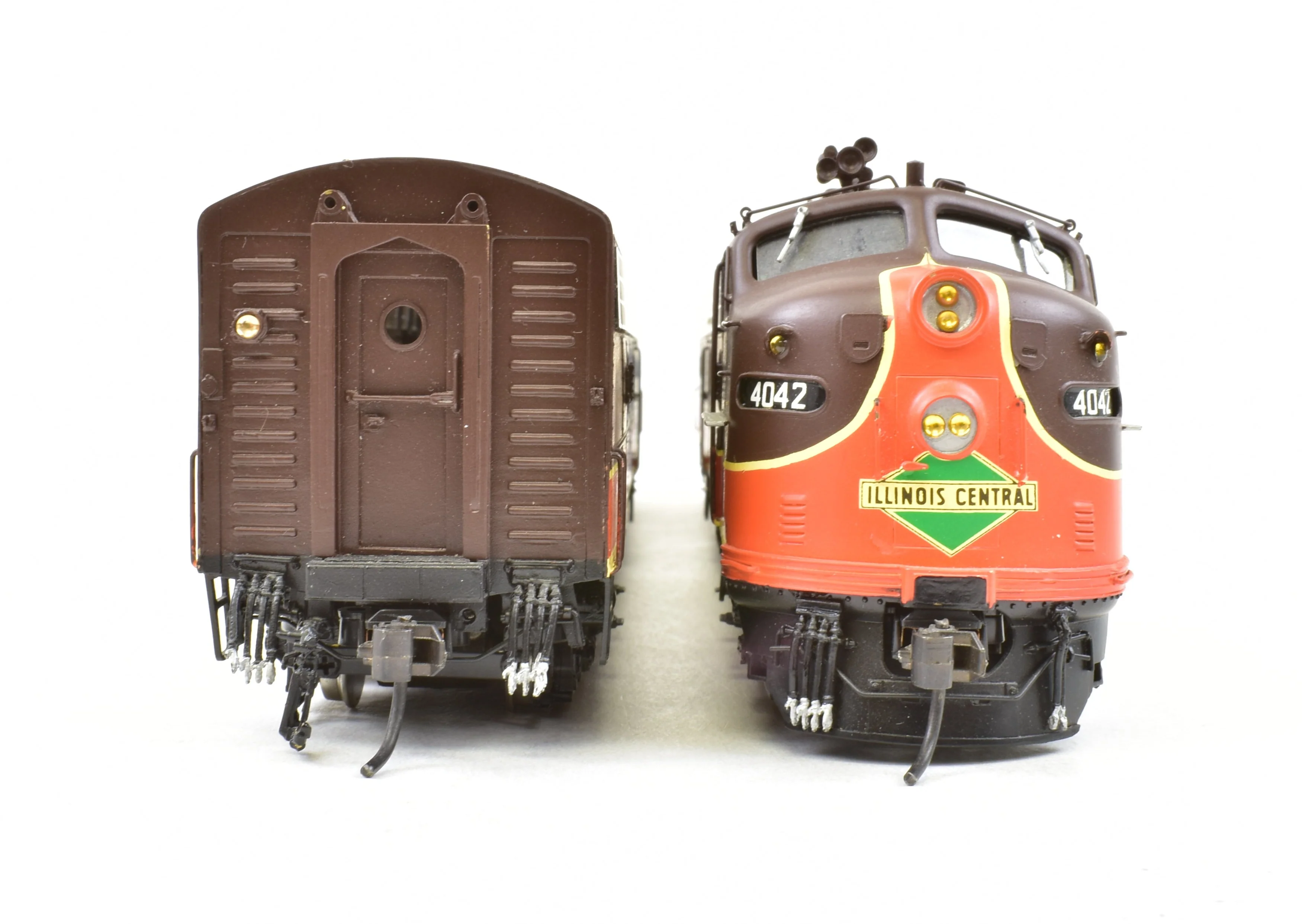 HO Brass CON OMI - Overland Models, Inc. IC - Illinois Central EMD E9-A and E8-B Set Pro Painted ReBoxx - Image 11