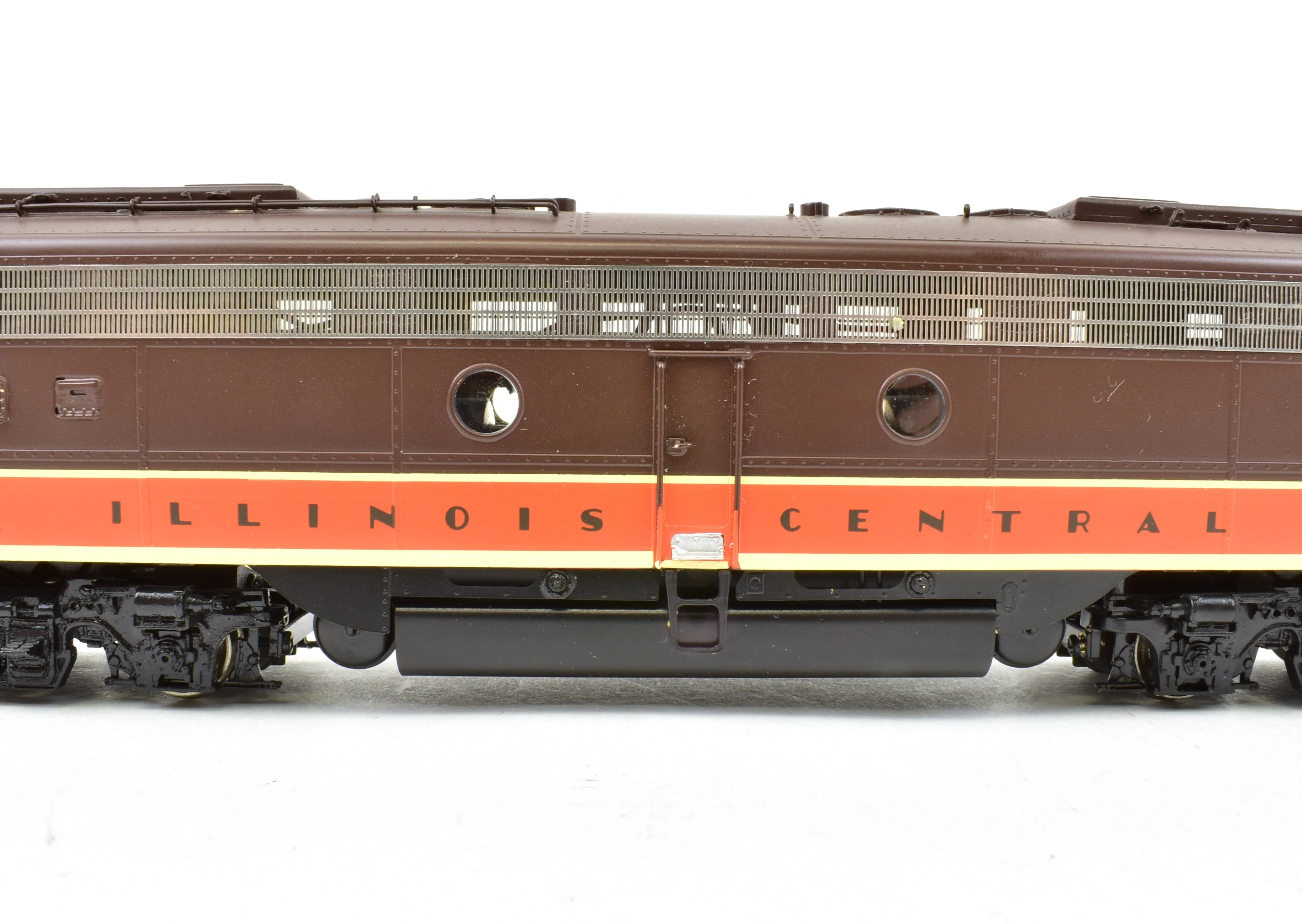 HO Brass CON OMI - Overland Models, Inc. IC - Illinois Central EMD E9-A and E8-B Set Pro Painted ReBoxx - Image 15