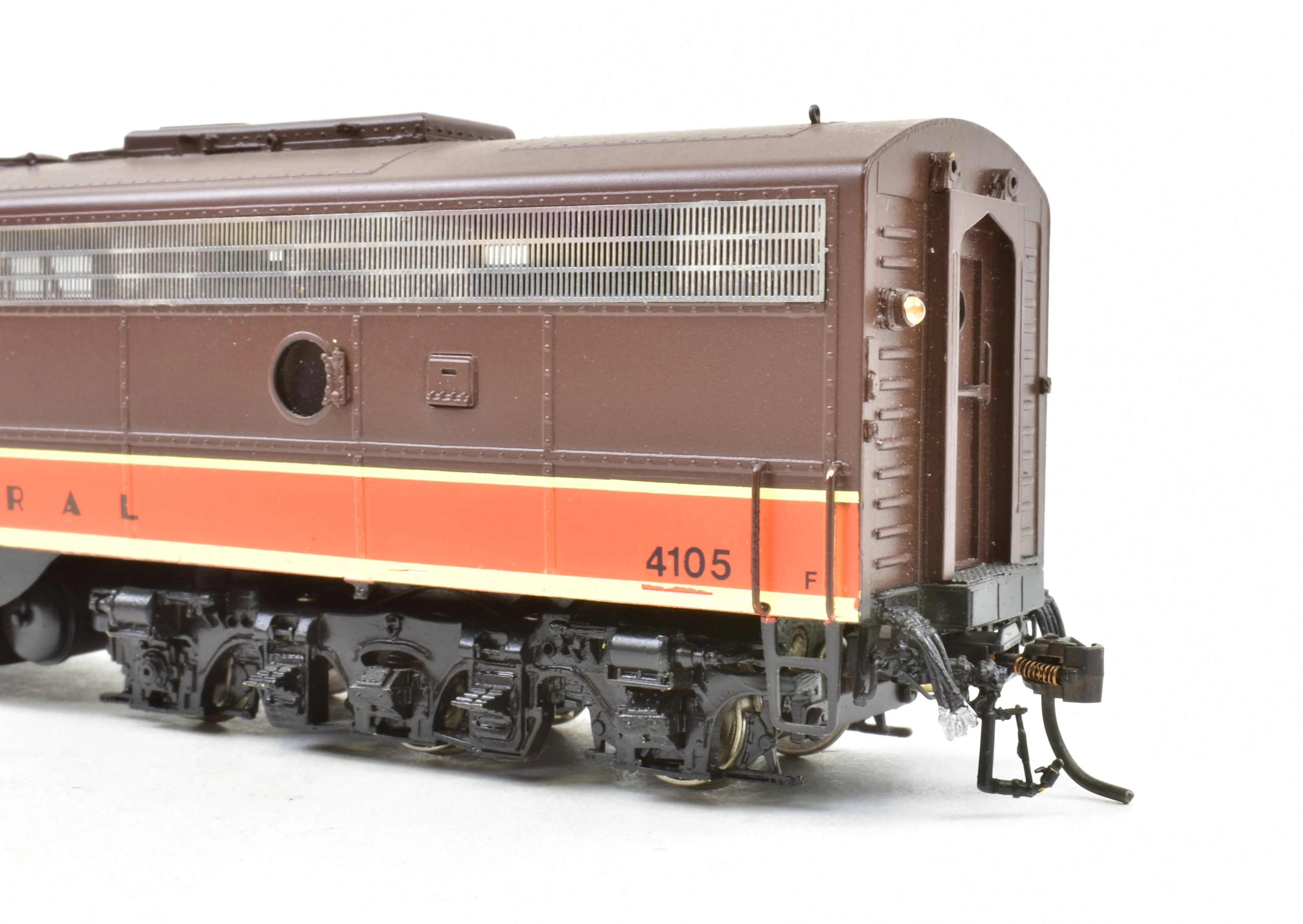 HO Brass CON OMI - Overland Models, Inc. IC - Illinois Central EMD E9-A and E8-B Set Pro Painted ReBoxx - Image 20