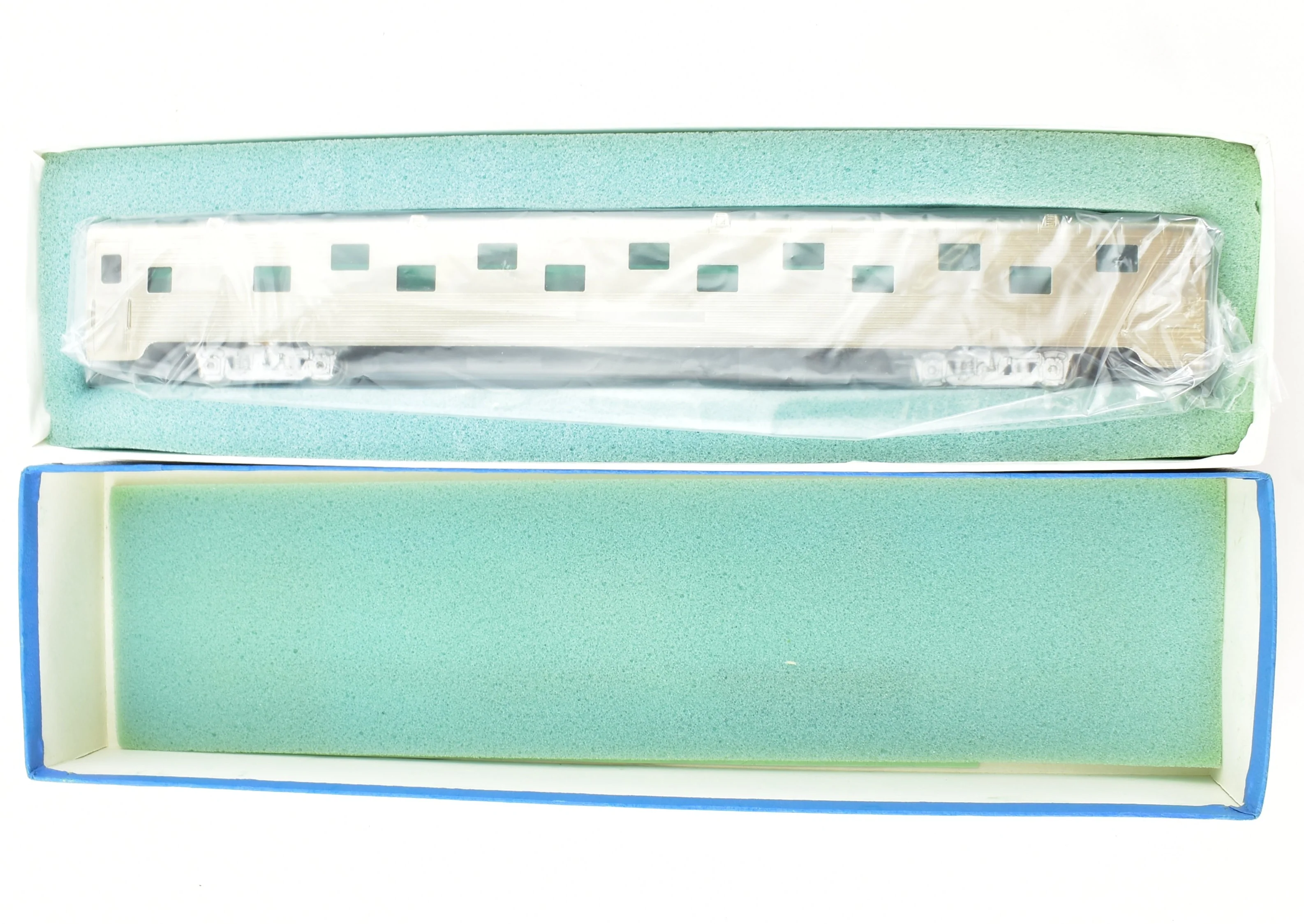 HO Brass Lambert ATSF - Santa Fe Pullman 24 Roomette Sleeper Plated with Trucks - Image 14