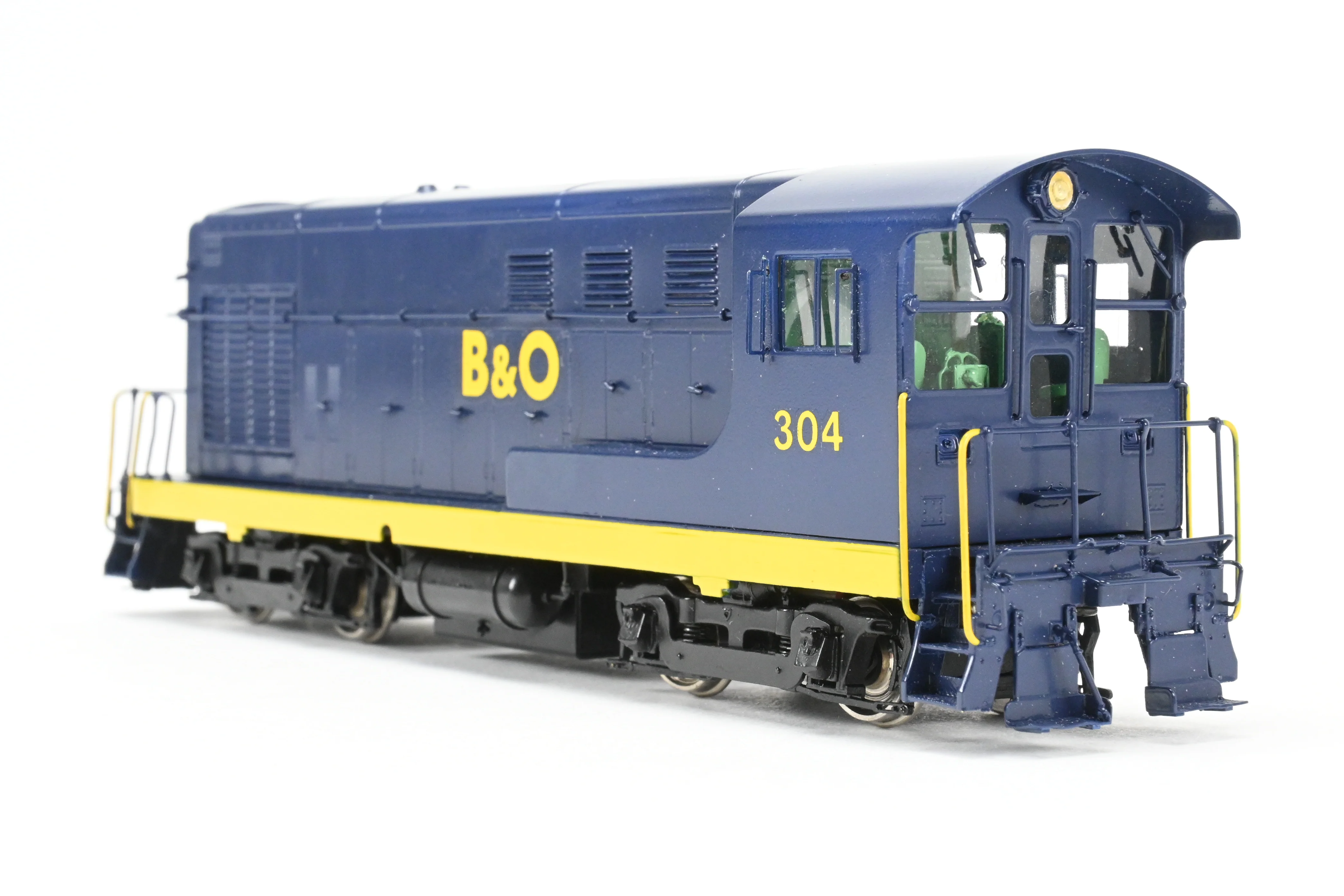 HO Brass OMI - Overland Models Inc. B&O - Baltimore & Ohio Fairbanks Morse FM H-10-44 w/Cab Overhang Custom Painted No. 304 - Image 5