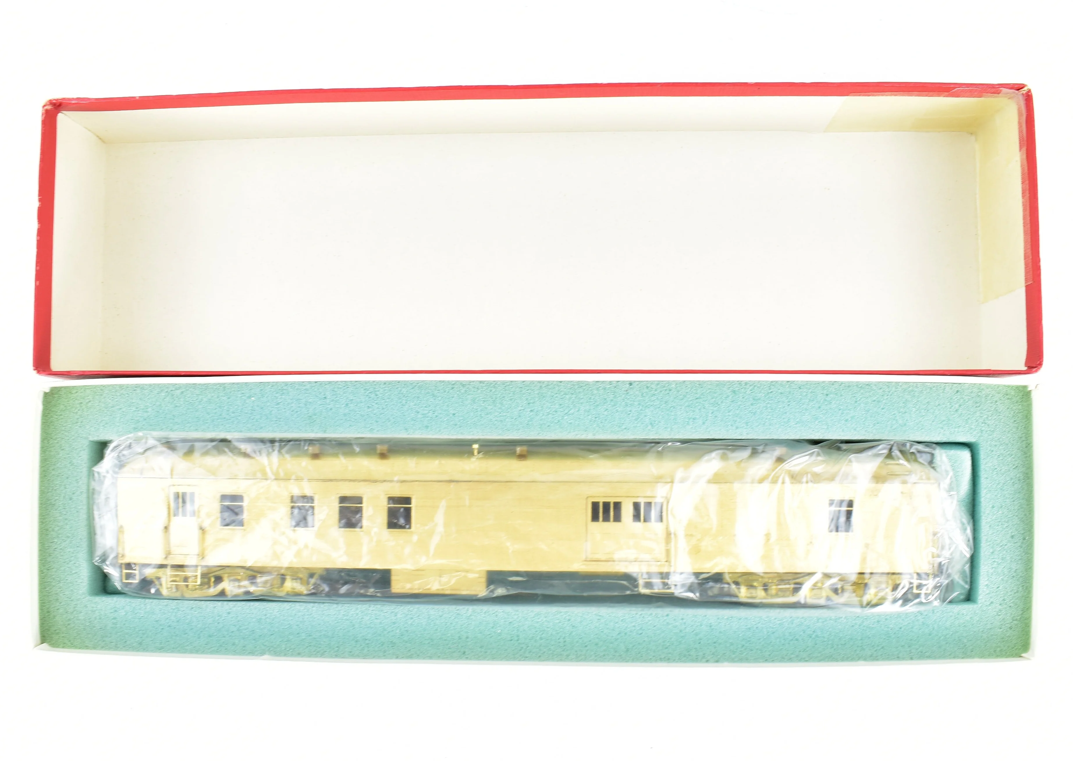 HO Brass S. Soho & Co. SP - Southern Pacific Harriman 72' Baggage Postal Storage Car - Image 15
