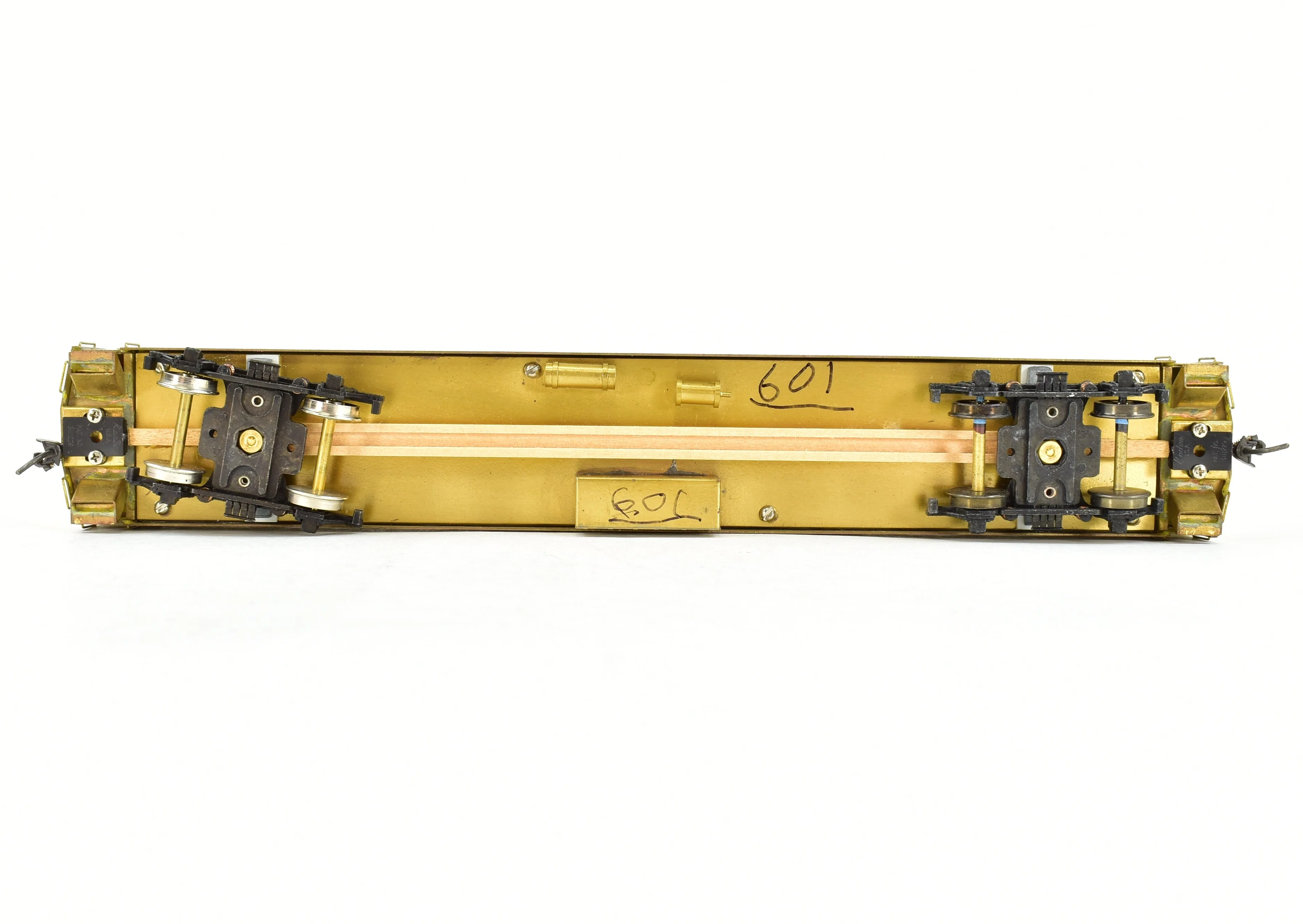 HO Brass S. Soho & Co. UP - Union Pacific 67' Modernized Coach - Image 10