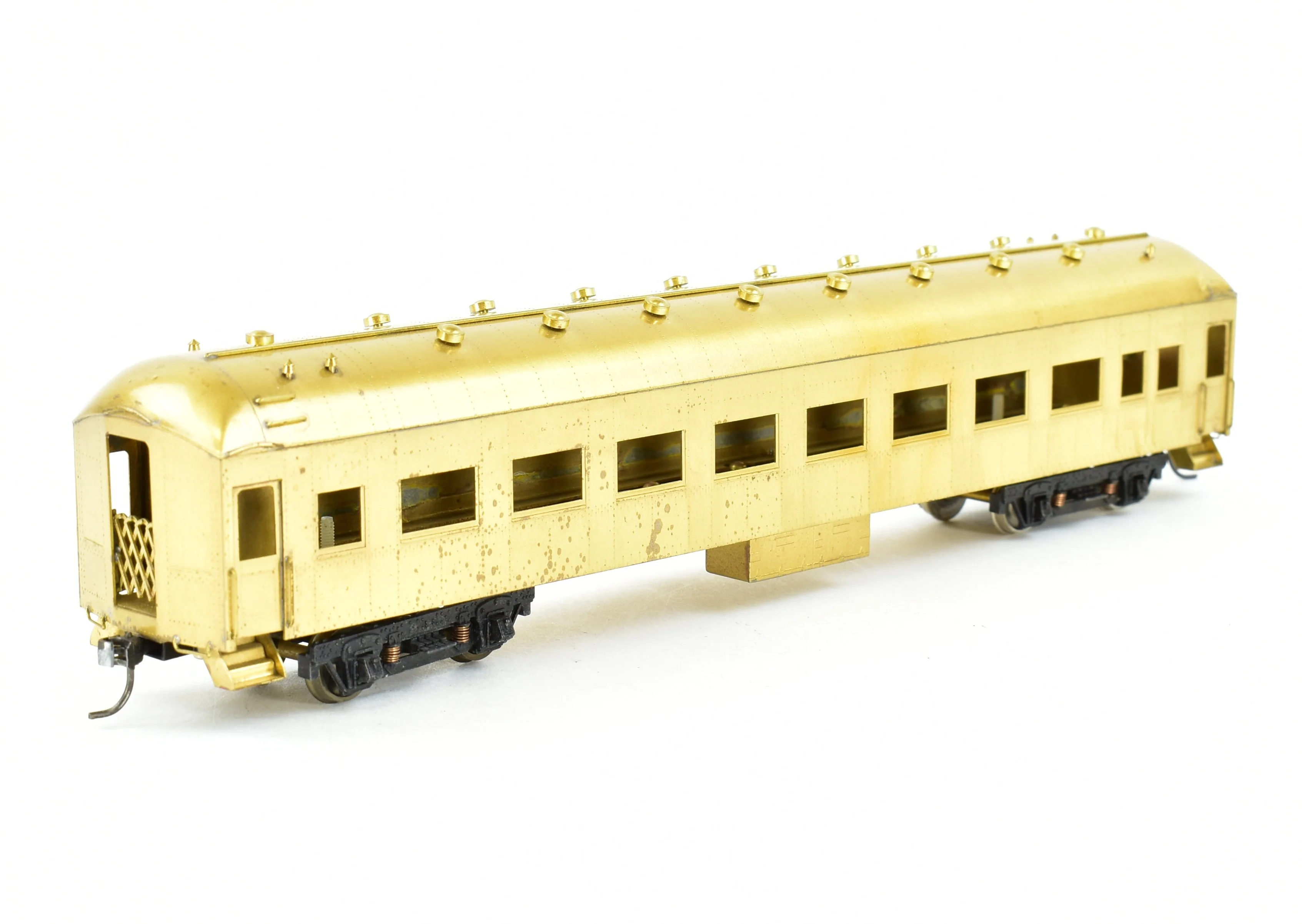 HO Brass S. Soho & Co. UP - Union Pacific 67' Modernized Coach - Image 4