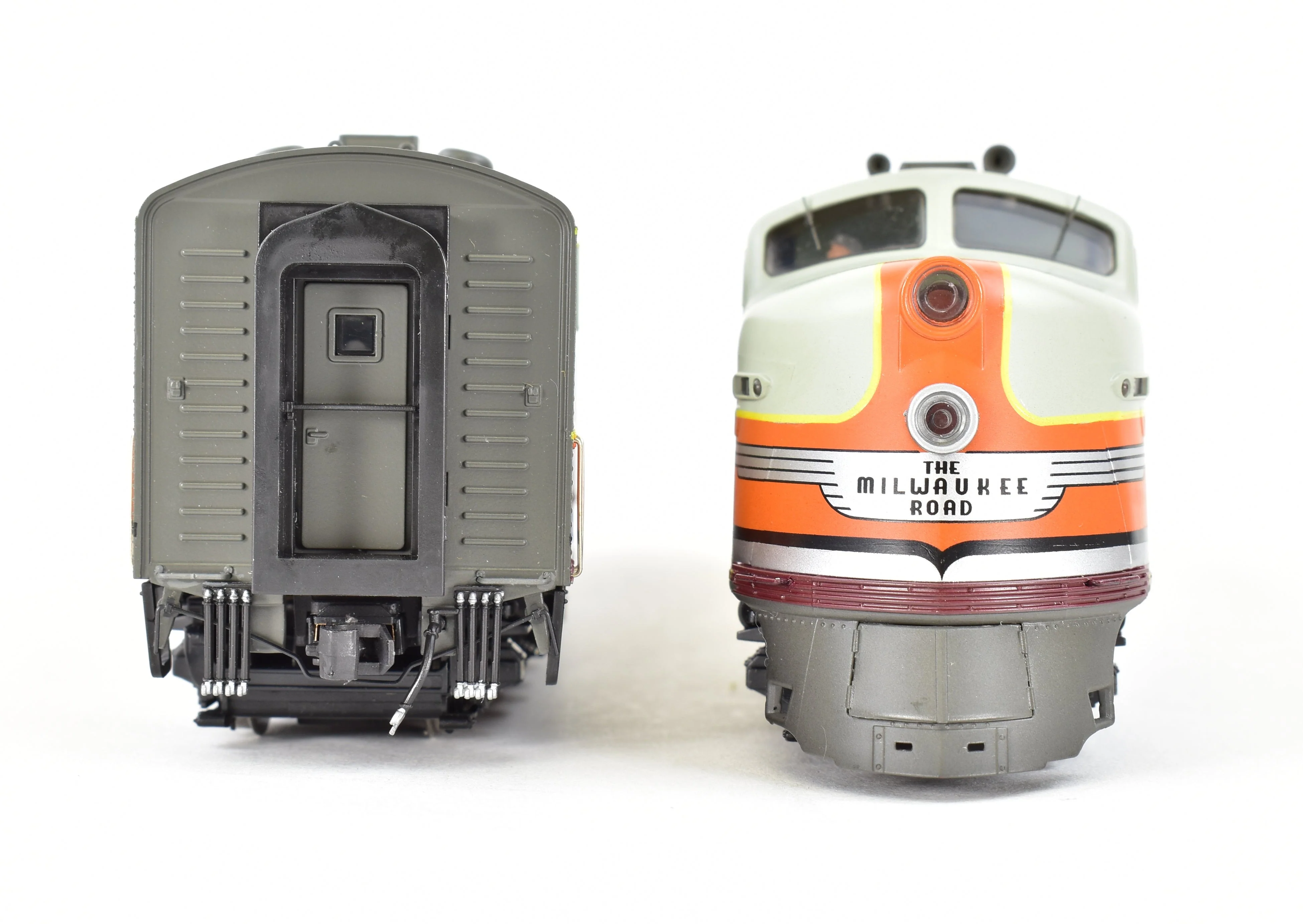 HO CON BLI - Broadway Limited Imports MILW - Milwaukee Road EMD E6A/A Set with QSI DCC and Sound - Image 10