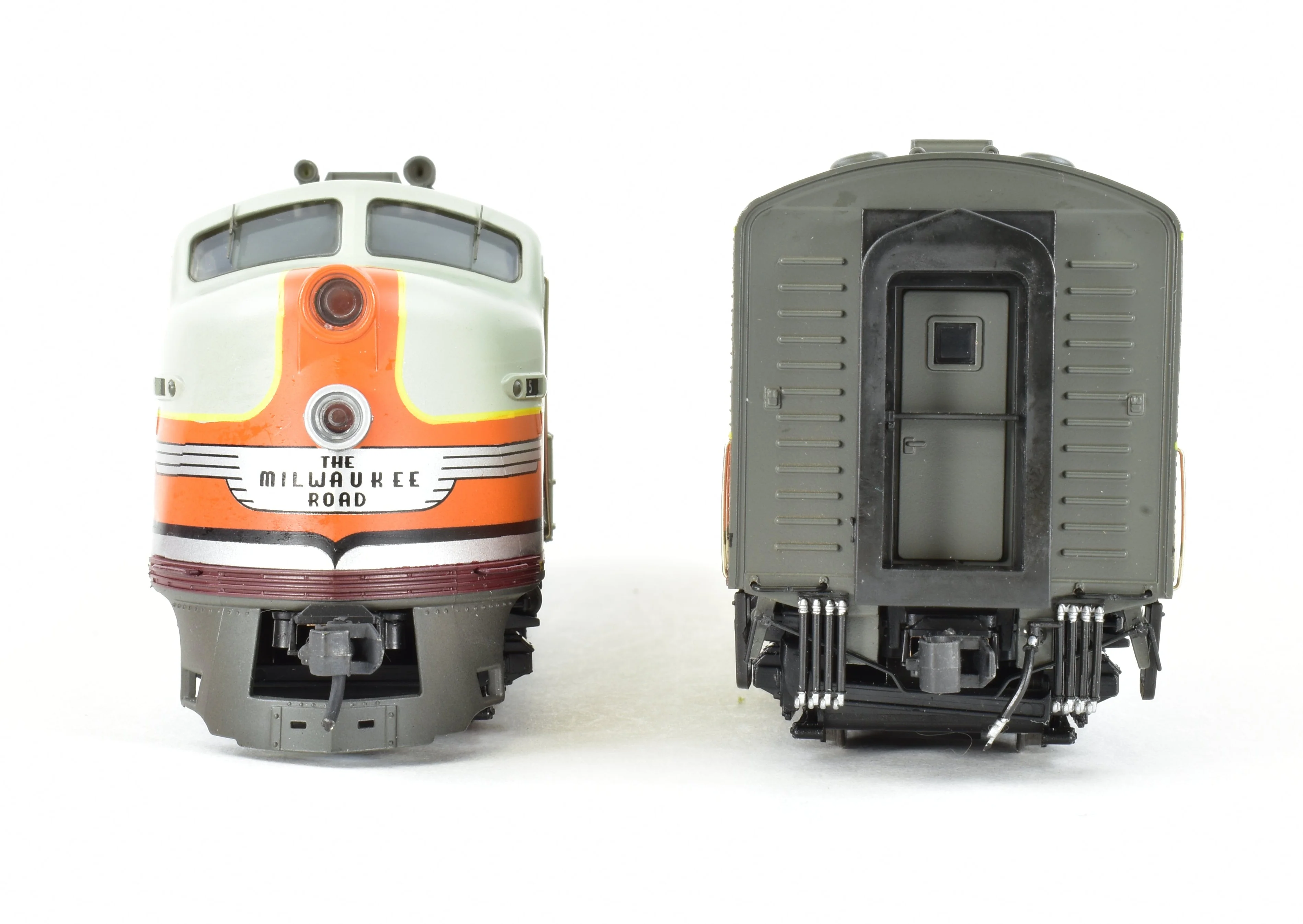 HO CON BLI - Broadway Limited Imports MILW - Milwaukee Road EMD E6A/A Set with QSI DCC and Sound - Image 11