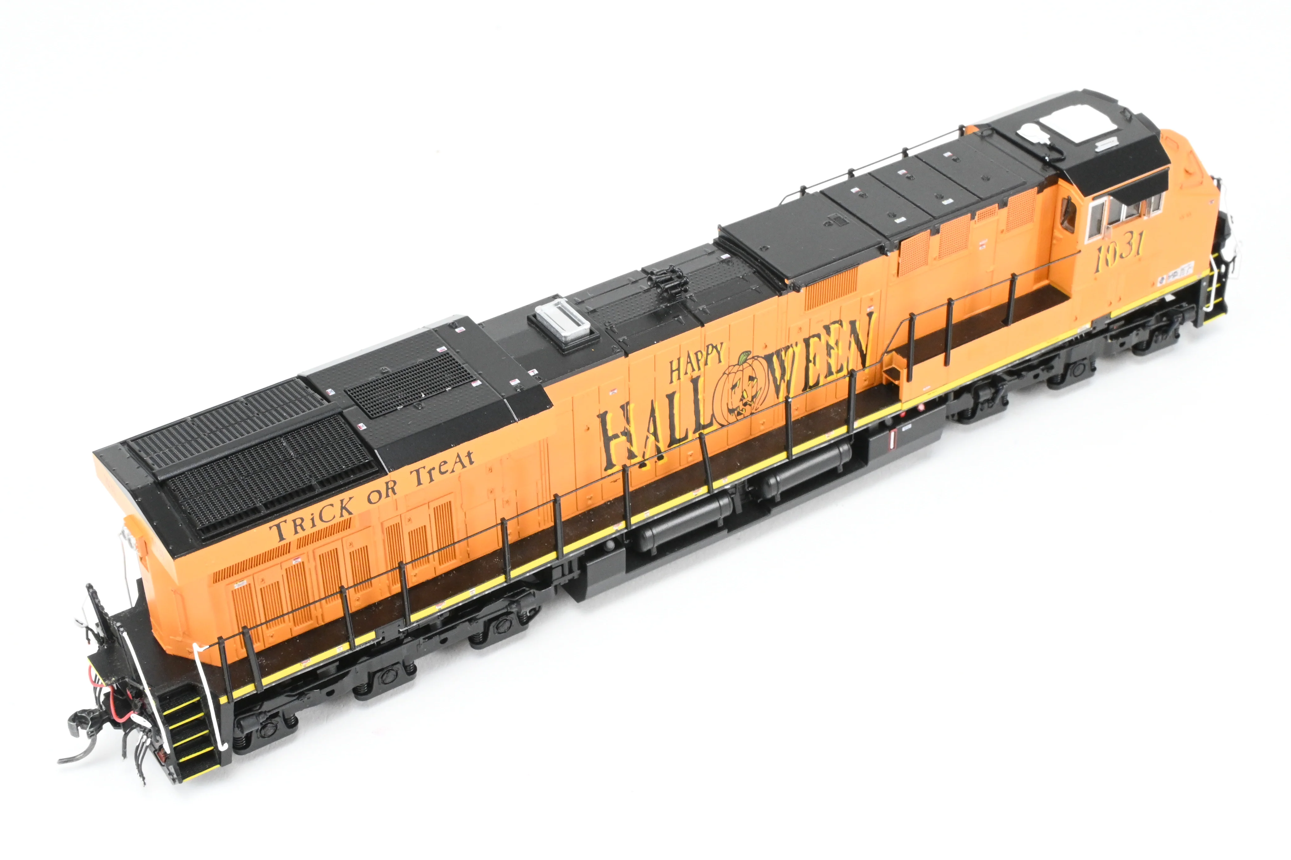 HO MTH - Mike's Train House "Halloween" #1031 ES44AC With Proto-Sound 3.0/DCC - Image 8