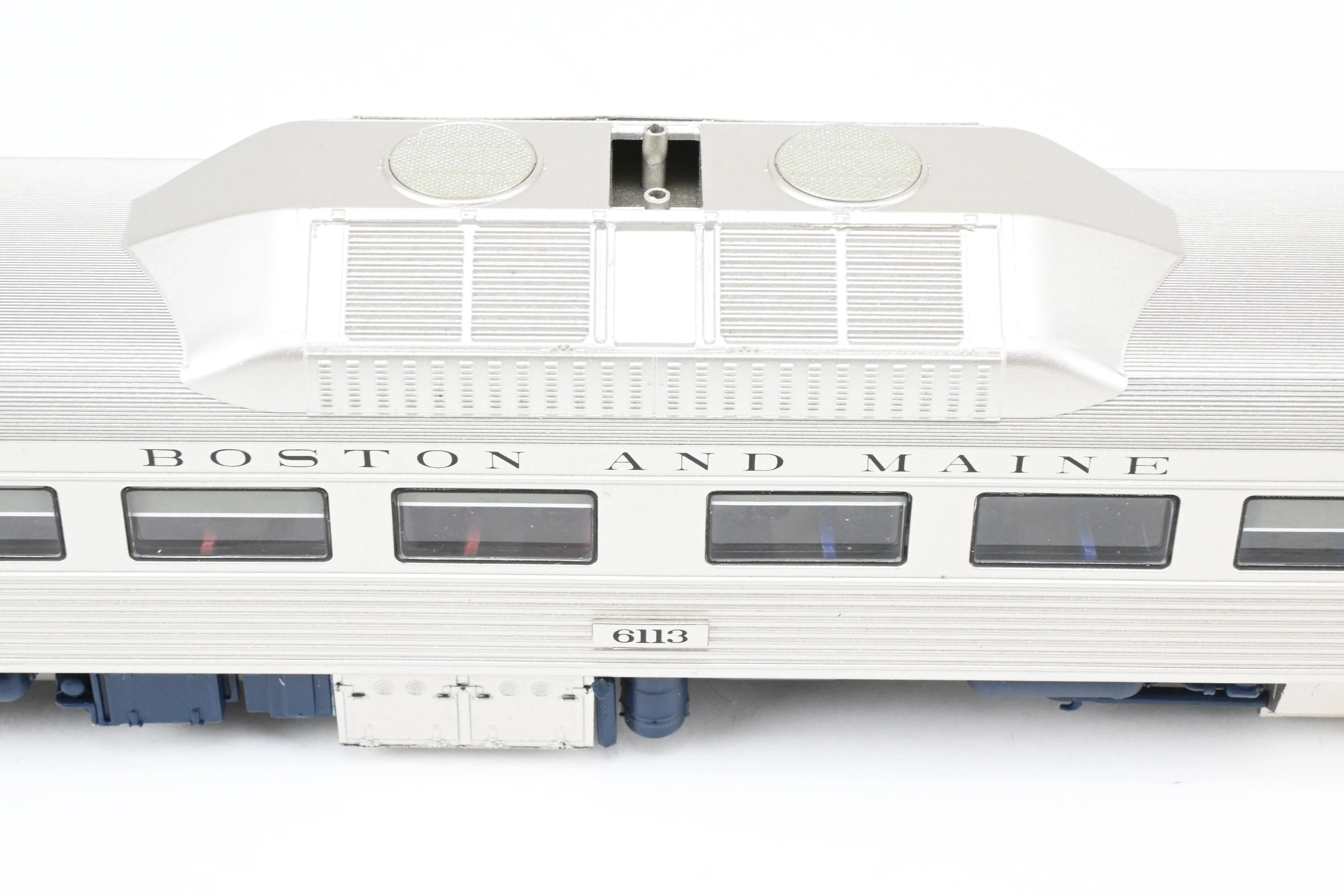 HO Rapido Trains, Inc. B&M – Boston & Maine Budd RDC-1 Car Minuteman Scheme w/ ESU DCC and Sound - Image 17