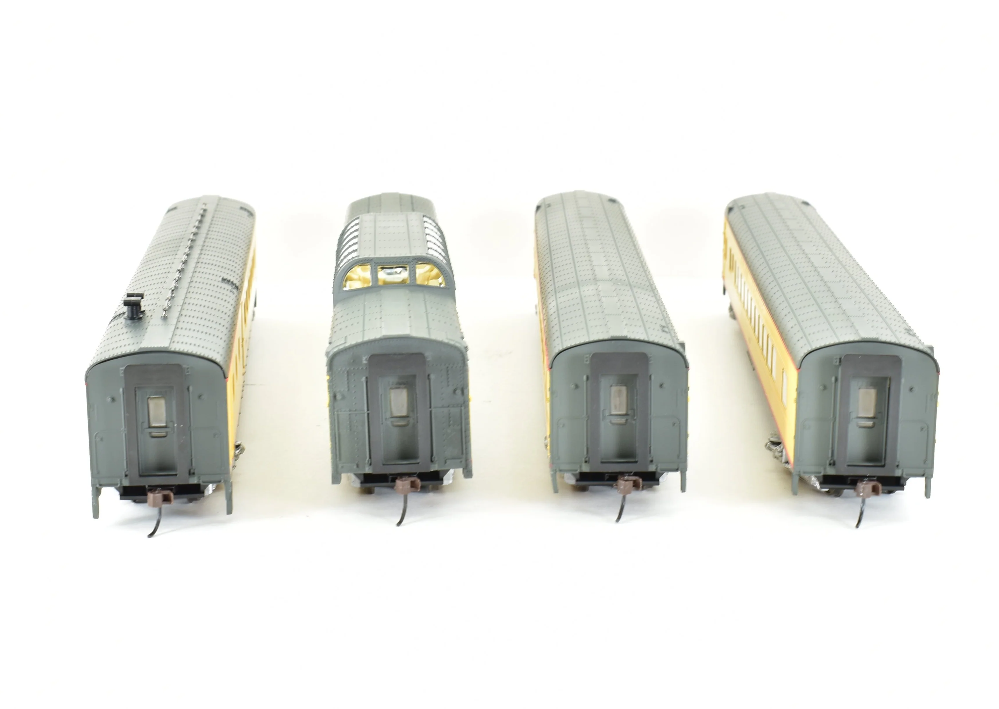 HO Rivarossi UP - Union Pacific Passenger Car Set A - 2 Coaches, 1 Observation, 1 Diner - Image 9