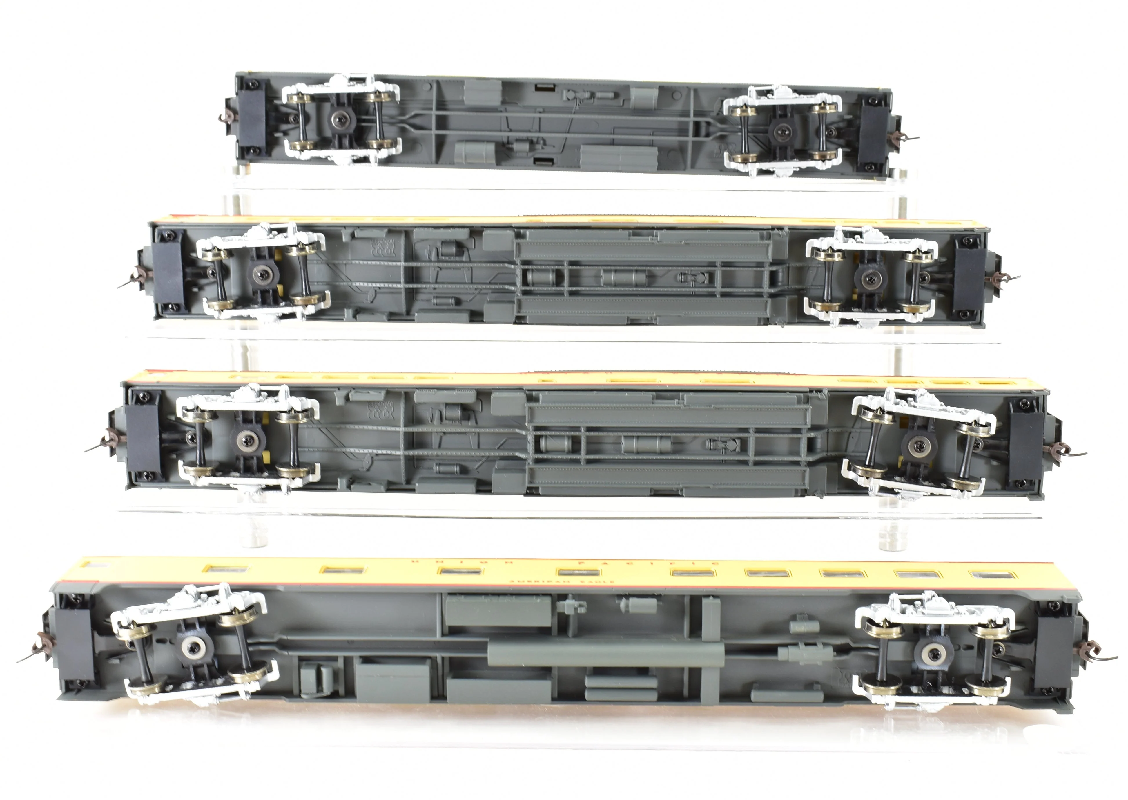 HO Rivarossi UP - Union Pacific Passenger Car Set B - 2 Vista Dome, 1 10-6 Pullman, 1 Baggage - Image 11