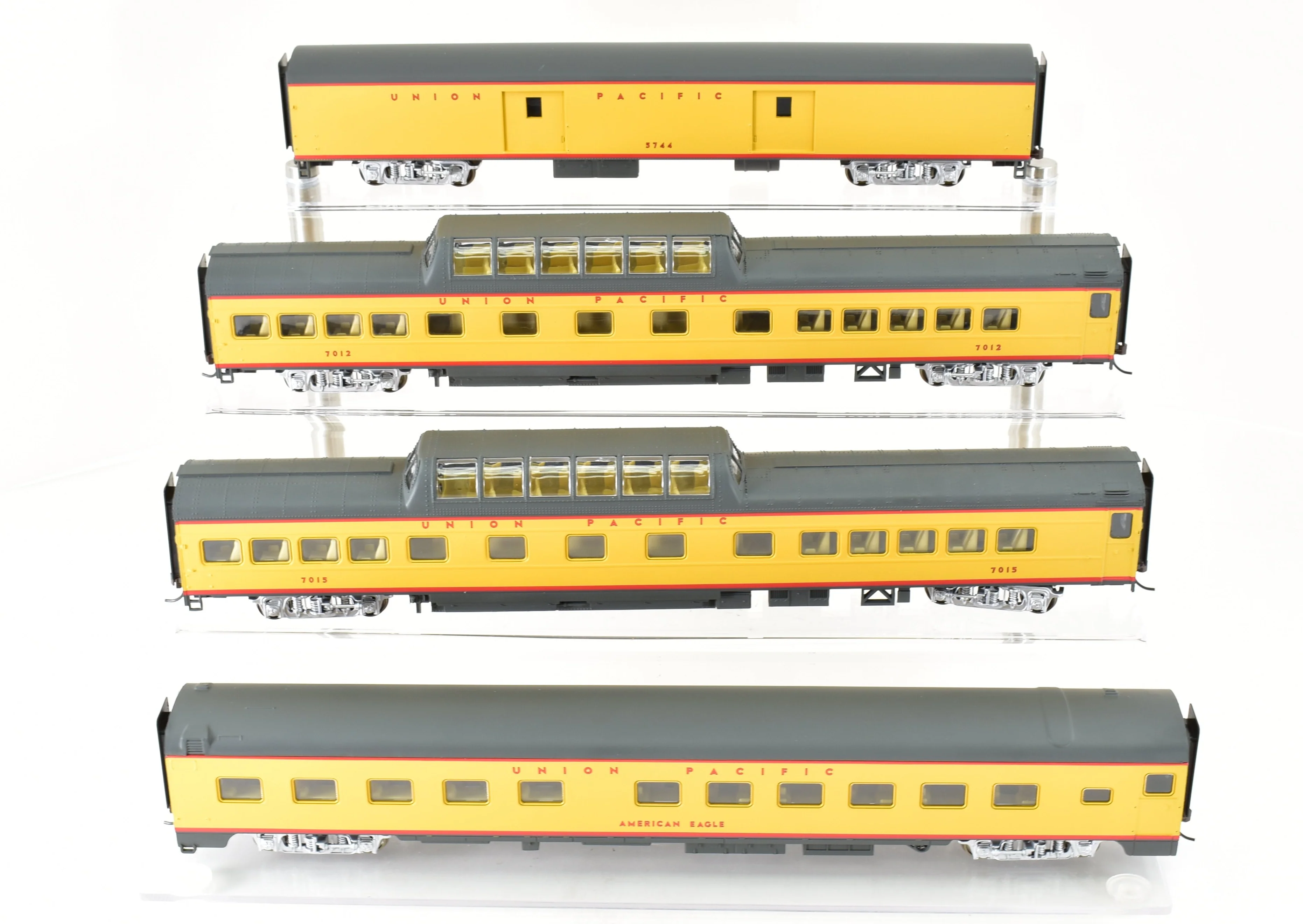 HO Rivarossi UP - Union Pacific Passenger Car Set B - 2 Vista Dome, 1 10-6 Pullman, 1 Baggage - Image 3