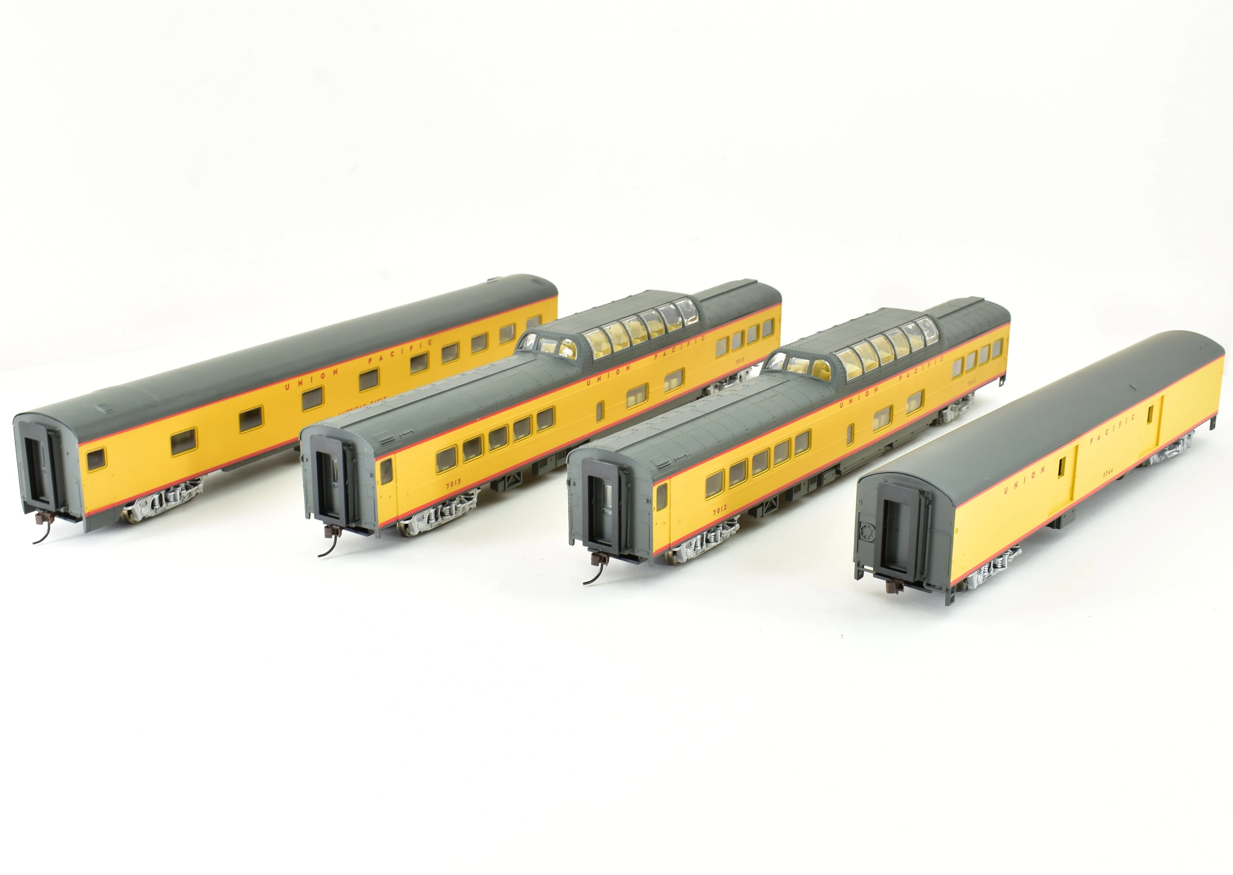 HO Rivarossi UP - Union Pacific Passenger Car Set B - 2 Vista Dome, 1 10-6 Pullman, 1 Baggage - Image 5